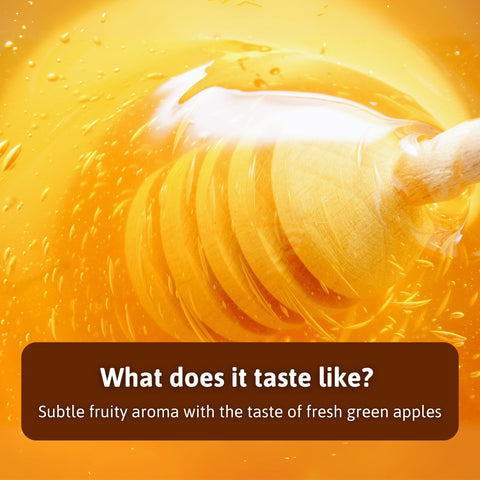 Golden honey with a honey dipper, highlighting a fruity aroma and the taste of fresh green apples.